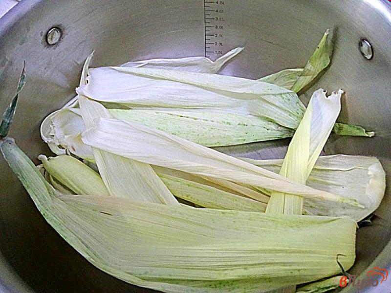 Фото приготовление рецепта: Варка кукурузы шаг №3