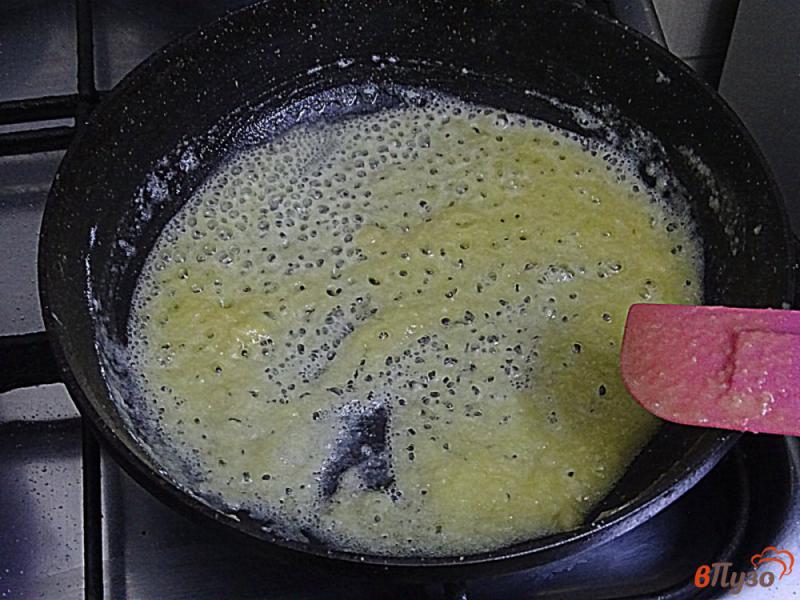 Фото приготовление рецепта: Подлива со шпинатом и сметаной шаг №3