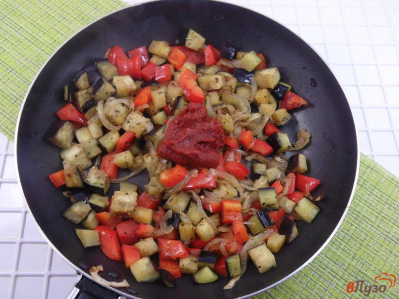 Фото приготовление рецепта: Стейки из индейки с овощами в духовке шаг №4