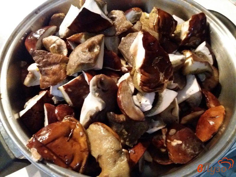 Фото приготовление рецепта: Маринованные моховики или польские грибы шаг №3