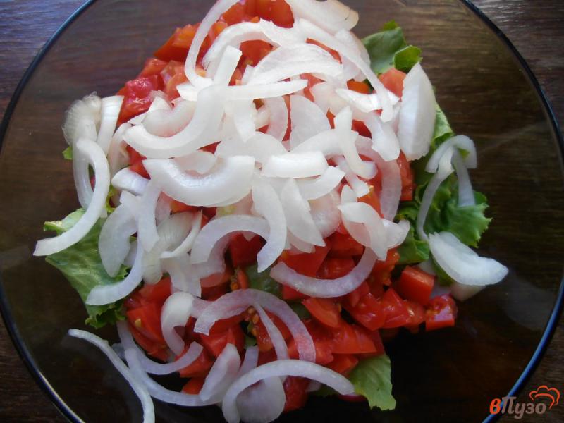 Фото приготовление рецепта: Салат из редиса и кукурузы шаг №4