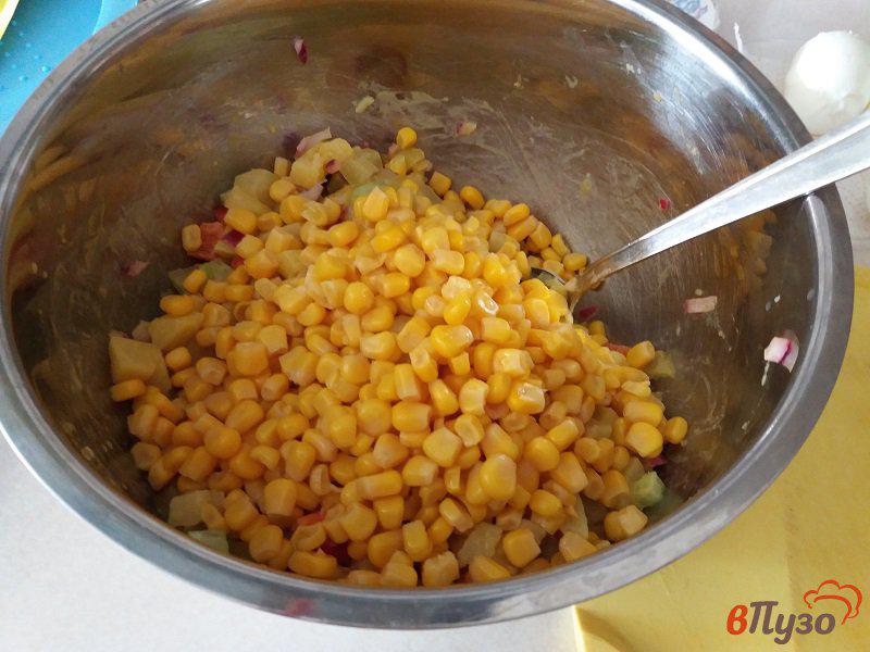 Фото приготовление рецепта: Картофельный салат с крабовыми палочками шаг №8