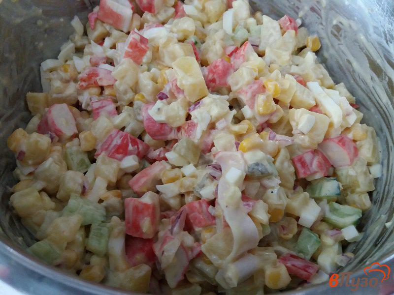 Фото приготовление рецепта: Картофельный салат с крабовыми палочками шаг №13