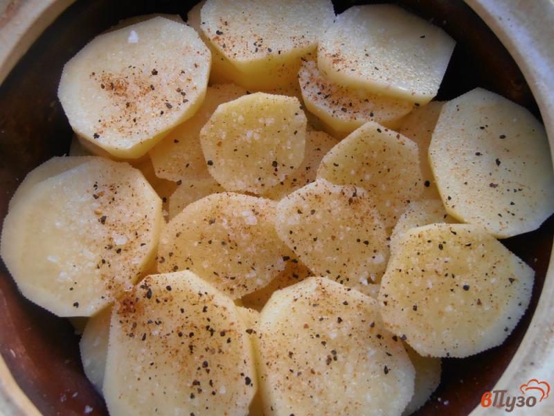Фото приготовление рецепта: Картофель с килькой шаг №3