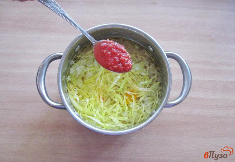 Фото приготовление рецепта: Овощной суп с помидорами и рисом шаг №4