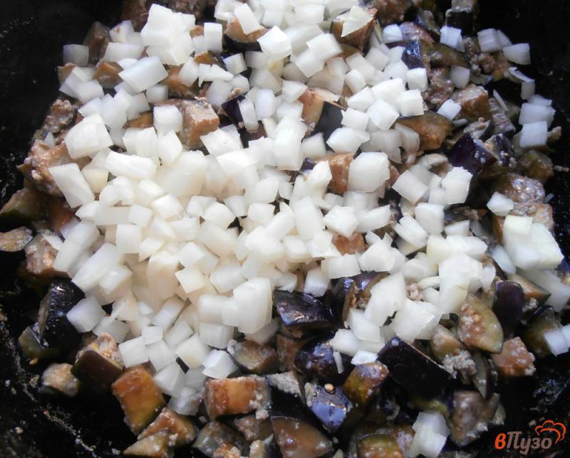 Фото приготовление рецепта: Жареные баклажаны под грибы шаг №7