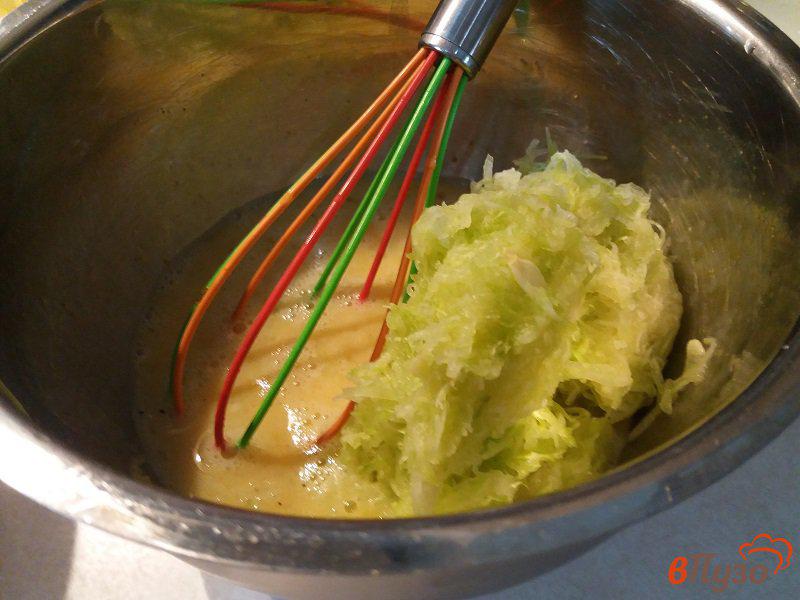 Фото приготовление рецепта: Японский омлет из кабачка шаг №3