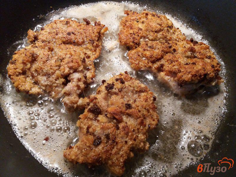 Фото приготовление рецепта: Шницель из мякоти куриного бедра шаг №8