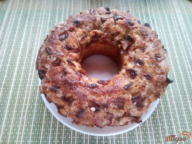 Фото приготовление рецепта: Пирог с яблоками и лимонной глазурью шаг №9