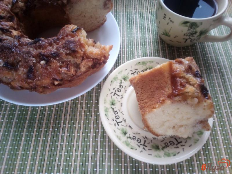 Фото приготовление рецепта: Пирог с яблоками и лимонной глазурью шаг №10