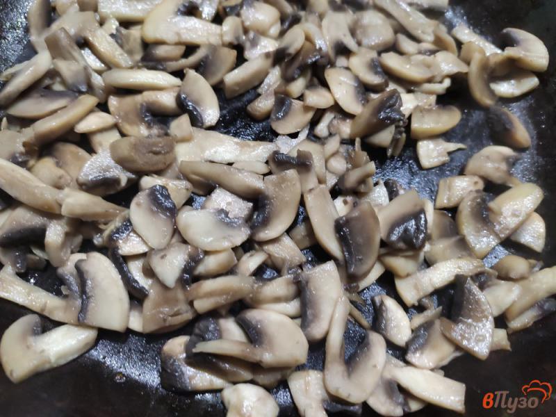 Фото приготовление рецепта: Куриное филе с грибами в сливках шаг №1
