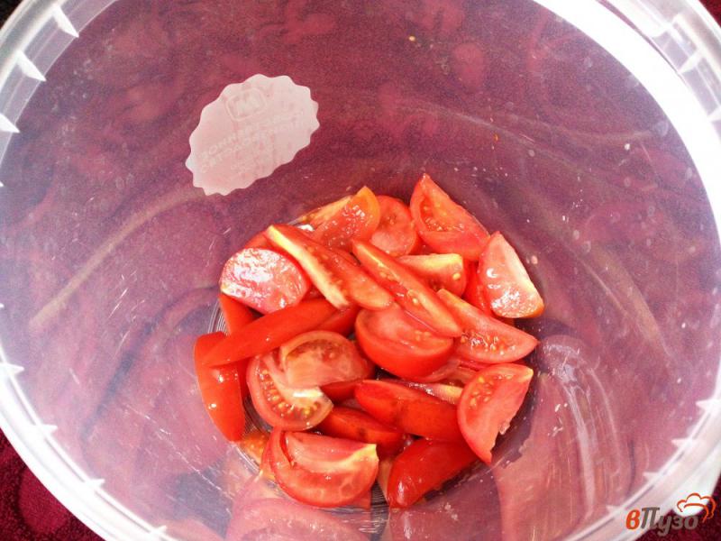 Фото приготовление рецепта: Острая закуска из помидоров и перца без варки шаг №6