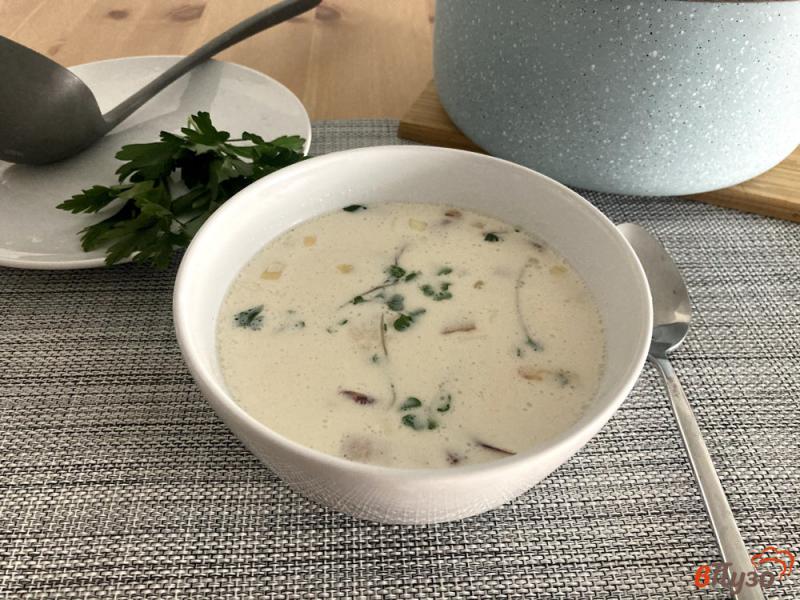 Фото приготовление рецепта: Сливочный суп с морепродуктами шаг №7