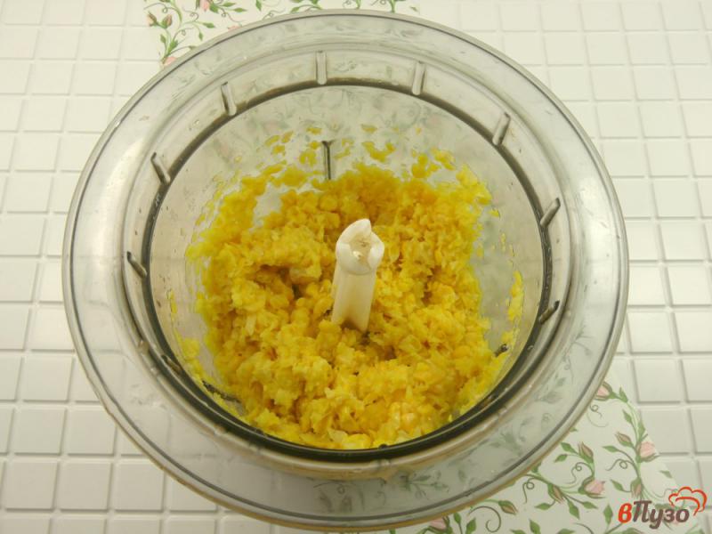 Фото приготовление рецепта: Оладьи с кукурузой и крабовыми палочками шаг №1