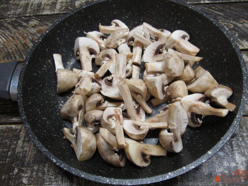 Фото приготовление рецепта: Запеченные овощи с грибами и сыром шаг №2
