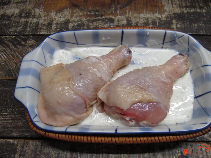 Фото приготовление рецепта: Куриные ножки в соусе из сметаны с лимоном шаг №2