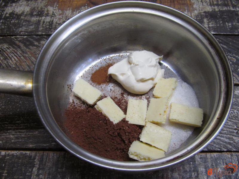 Фото приготовление рецепта: Горячий напиток из какао-порошка с белым шоколадом шаг №2