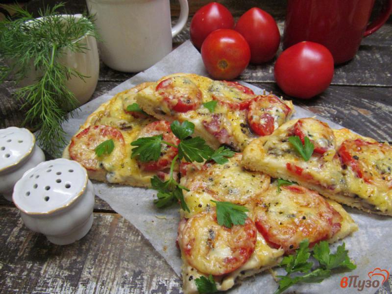 Фото приготовление рецепта: Пицца с грибами и тремя сырами шаг №8