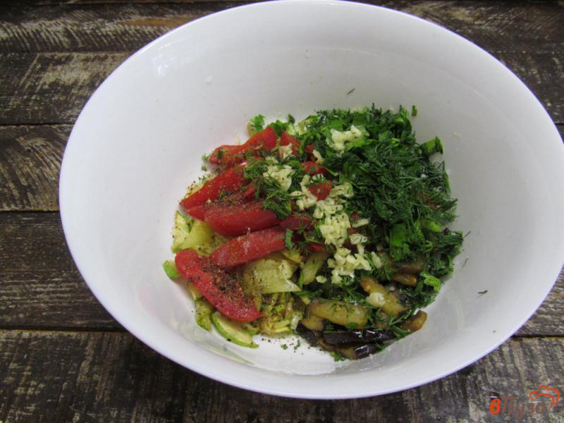 Фото приготовление рецепта: Салат из жареных овощей шаг №6