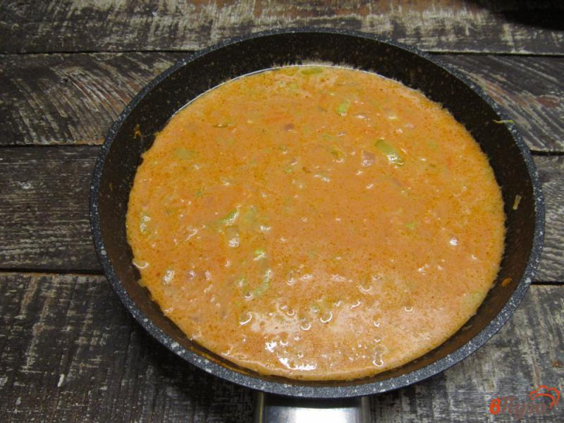 Фото приготовление рецепта: Тефтели тушеные в кабачковом соусе шаг №7
