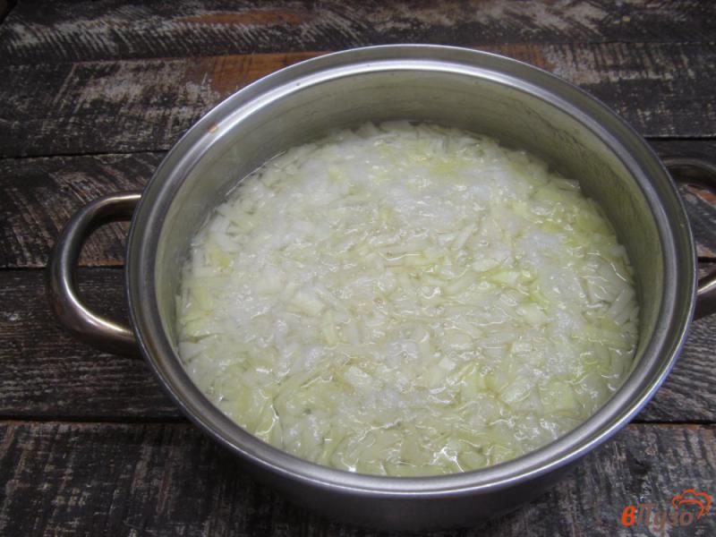 Фото приготовление рецепта: Капустный суп с фаршем и сыром шаг №5