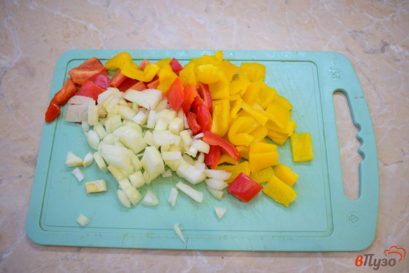 Фото приготовление рецепта: Свинина с овощами на сковороде шаг №2