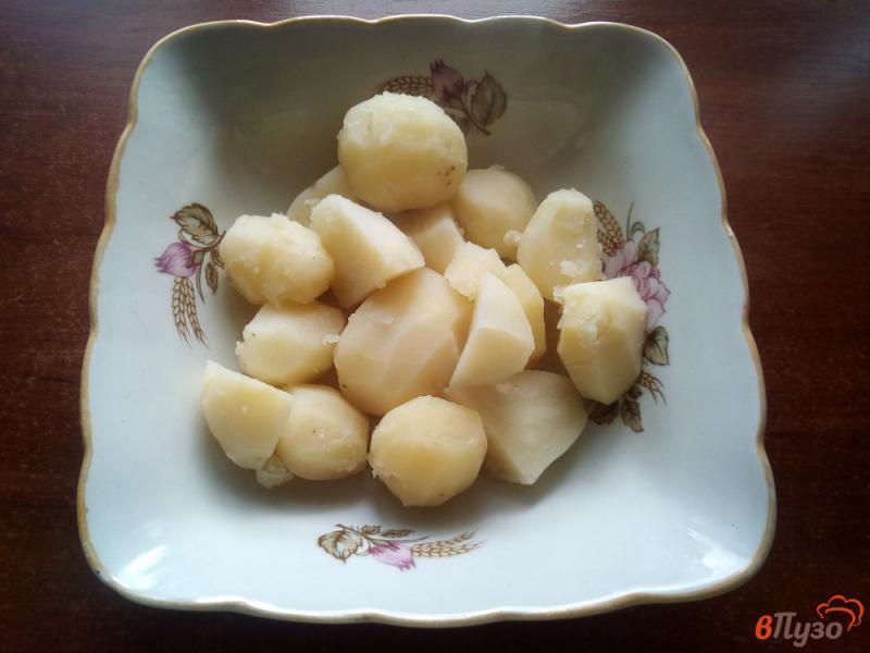 Фото приготовление рецепта: Пирожки с картофелем на кефирном тесте шаг №1