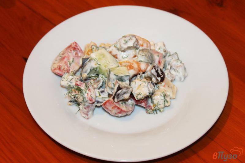 Фото приготовление рецепта: Салат из баклажанов и твердого сыра шаг №5