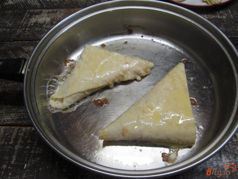 Фото приготовление рецепта: «Ленивые пирожки» с салатной начинкой шаг №8