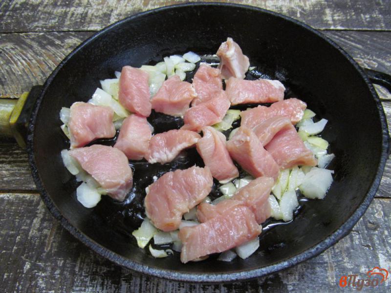 Фото приготовление рецепта: Жареные баклажаны со свининой шаг №1
