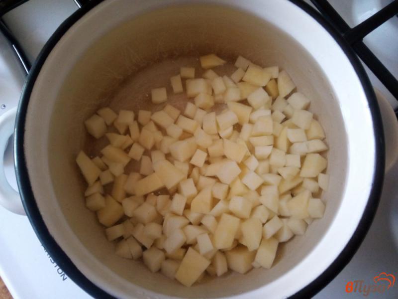 Фото приготовление рецепта: Суп с рисом и фрикадельками шаг №1