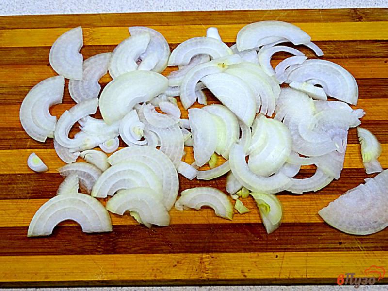 Фото приготовление рецепта: Куриные крылышки в соусе на сковороде шаг №3