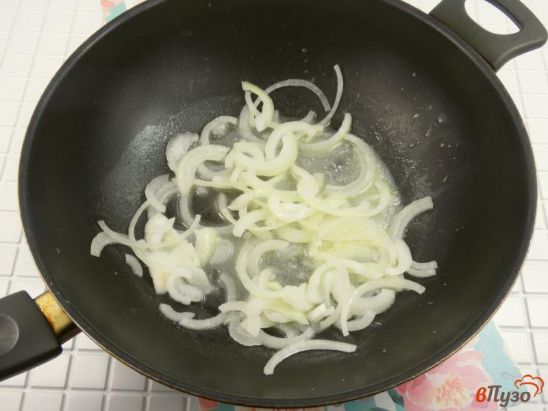 Фото приготовление рецепта: Рагу из капусты и картофеля в сливках шаг №2