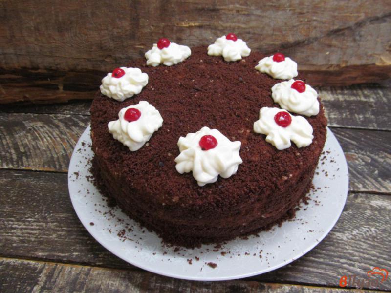Фото приготовление рецепта: Бисквитный торт с творожным кремом шаг №16