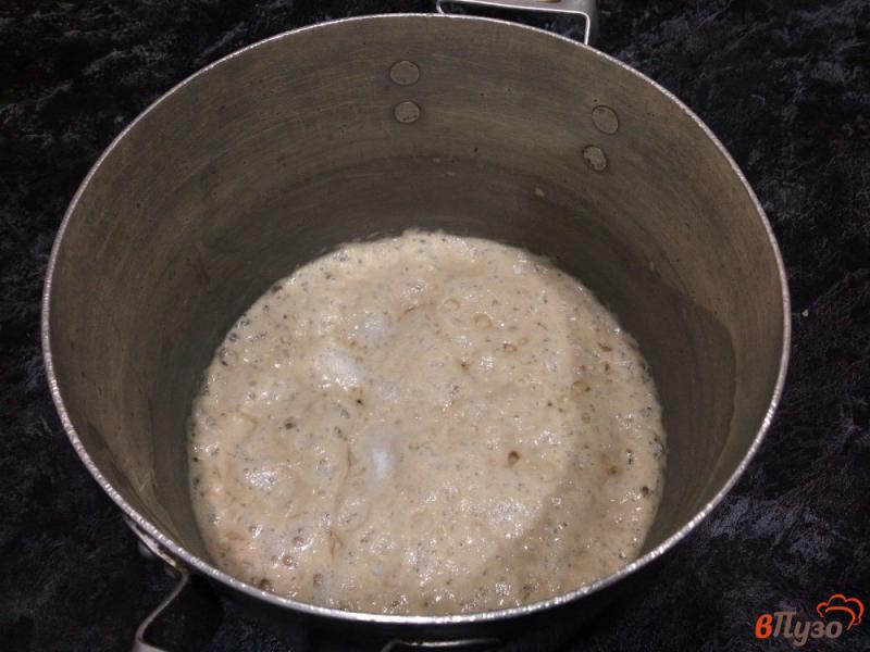 Фото приготовление рецепта: Пирожки с сыром и зеленым луком на сковороде шаг №6