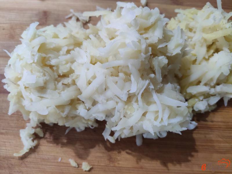Фото приготовление рецепта: Картофельная запеканка с грибами шаг №5