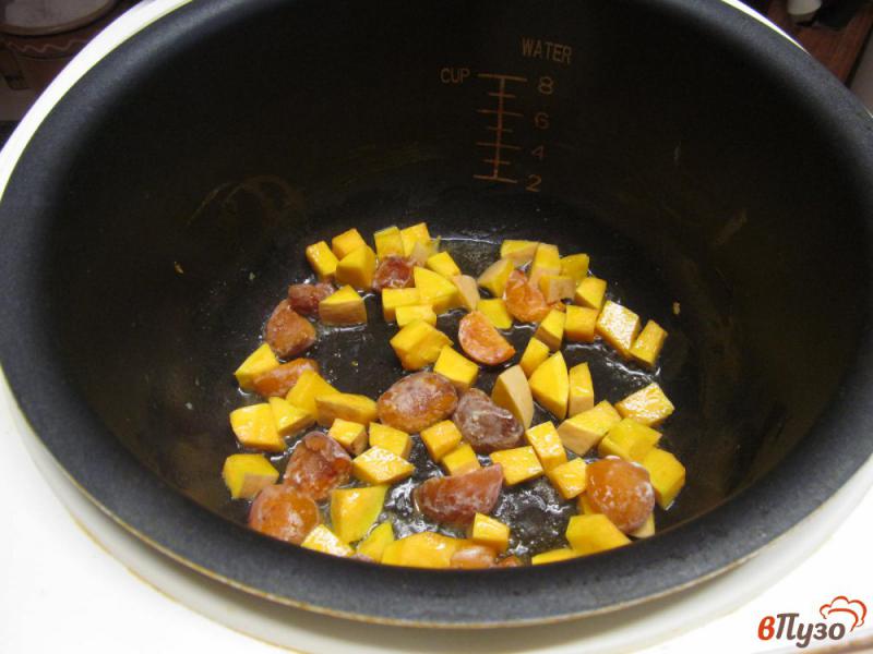 Фото приготовление рецепта: Рисовая каша с тыквой и абрикосом в мультиварке шаг №1