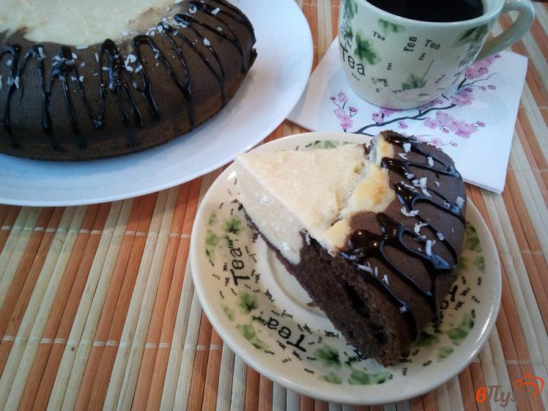 Фото приготовление рецепта: Шоколадный пирог с творогом шаг №9