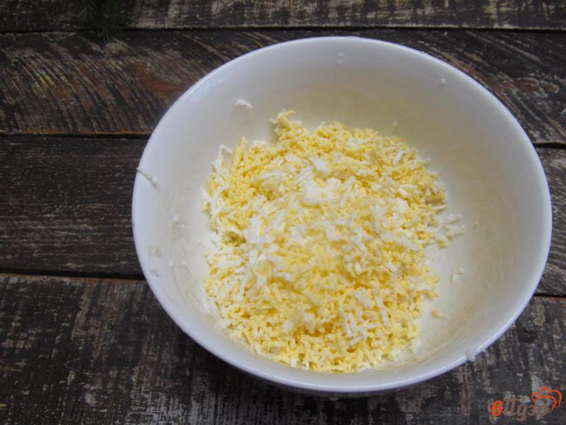Фото приготовление рецепта: Сосиски с яйцом и сыром в лаваше шаг №1