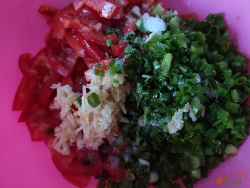 Фото приготовление рецепта: Салат из помидоров шаг №4