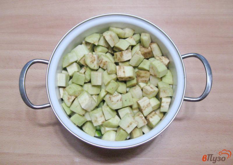 Фото приготовление рецепта: Закуска из кабачков с баклажанами на зиму шаг №2