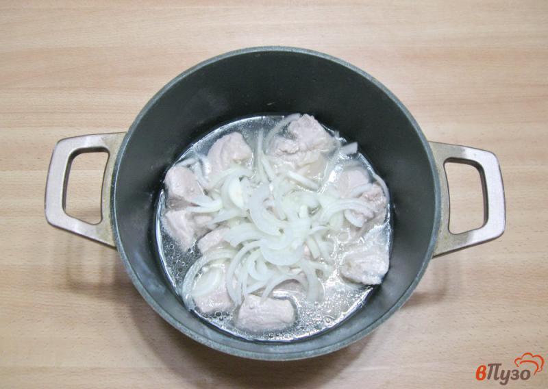 Фото приготовление рецепта: Свинина с грибами в кисло-сладком соусе шаг №3