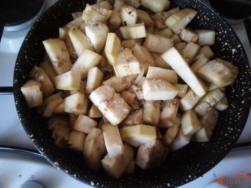 Фото приготовление рецепта: Баклажаны в сметане как грибы шаг №3
