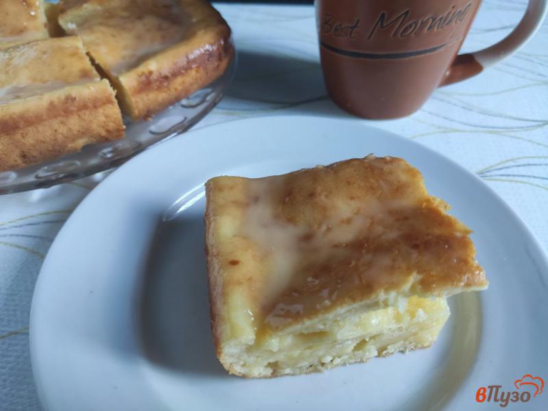 Фото приготовление рецепта: Творожный пирог со сгущенкой шаг №7