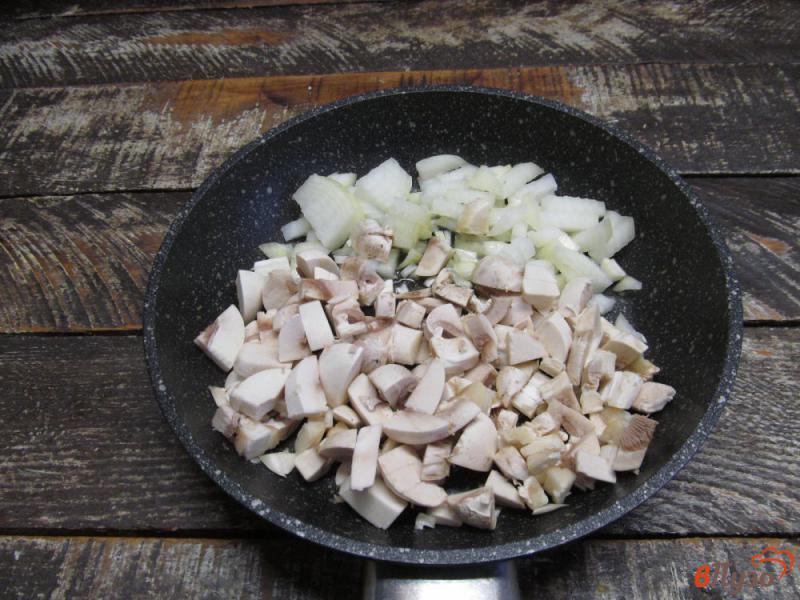 Фото приготовление рецепта: Картофельные рулетики из лаваша с грибами шаг №2
