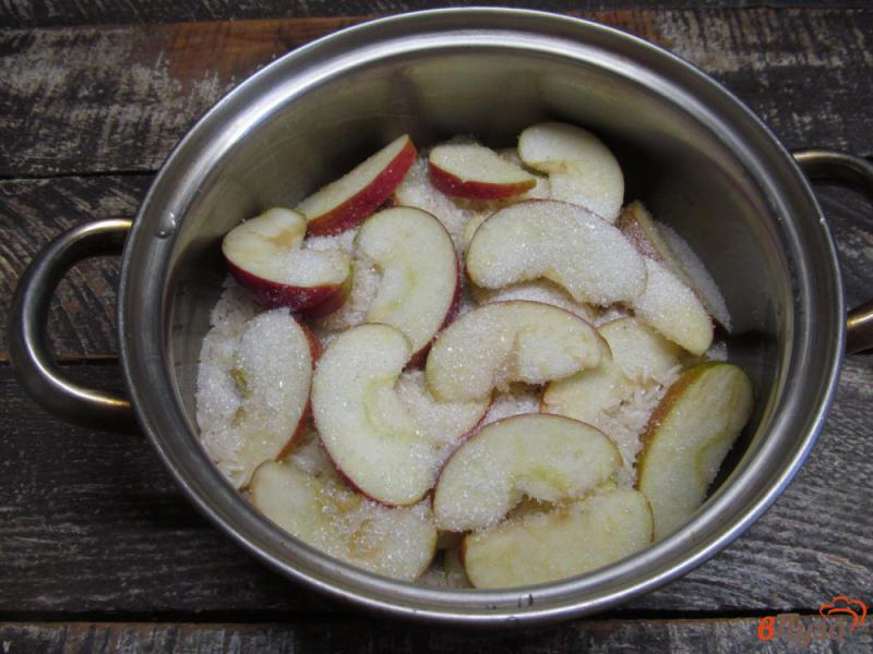Фото приготовление рецепта: Слоеная рисовая каша с яблоком шаг №3