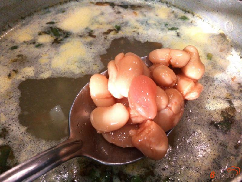 Фото приготовление рецепта: Овощной суп с фасолью и тушенкой шаг №6