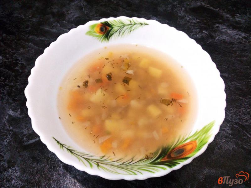 Фото приготовление рецепта: Овощной суп с фасолью и тушенкой шаг №8