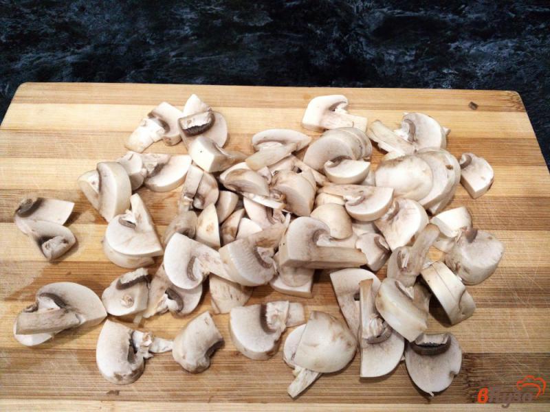 Фото приготовление рецепта: Жульен с грибами мясом и овощами шаг №2