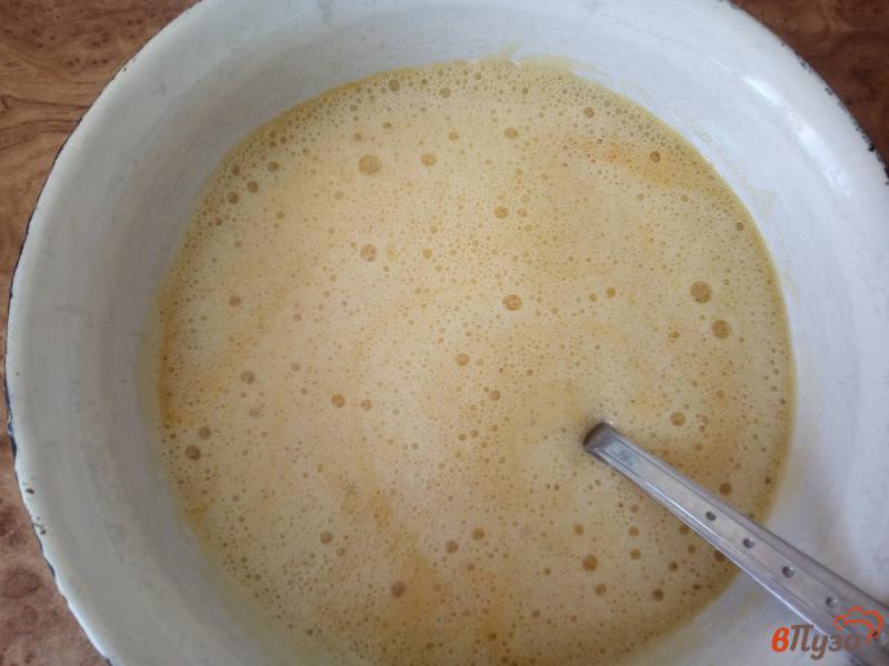 Фото приготовление рецепта: Бисквитный медовик с заварным кремом шаг №2